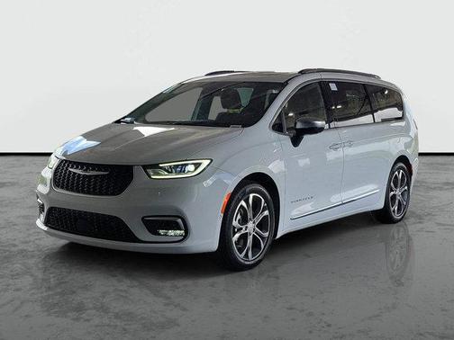 Bright White Clearcoat 2026 Chrysler Pacifica L