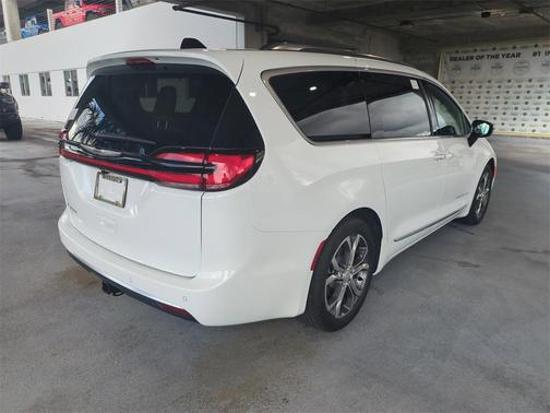 2026 Chrysler Pacifica L