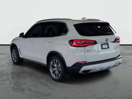 Alpine White 2022 BMW X5 sDrive40i