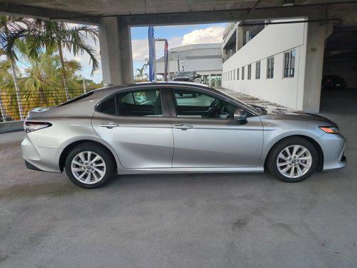 2022 Toyota Camry LE