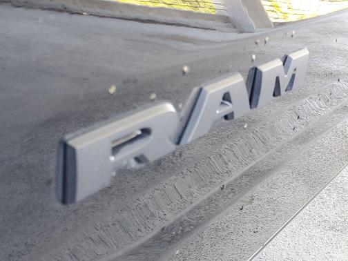 Diamond Black Crystal Pearlcoat 2020 RAM 1500 Rebel