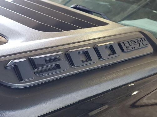 Diamond Black Crystal Pearlcoat 2020 RAM 1500 Rebel