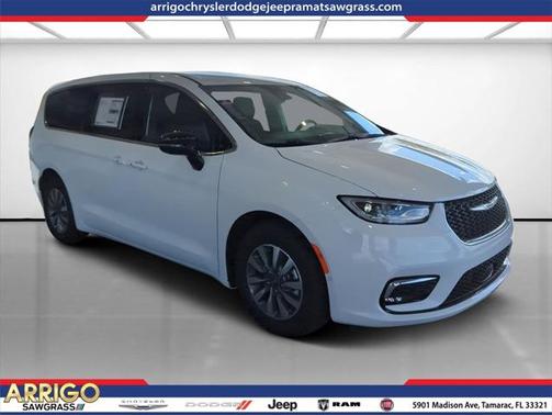 2025 Chrysler Pacifica Hybrid Select