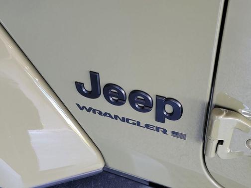 '41 2026 Jeep Wrangler 4-Door Sahara 4x4