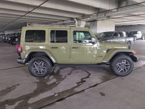 2026 Jeep Wrangler 4-Door Sahara 4x4