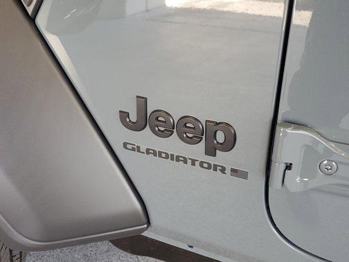Anvil Clearcoat 2026 Jeep Gladiator Sport