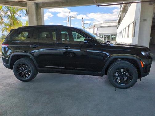 2025 Jeep Grand Cherokee Altitude