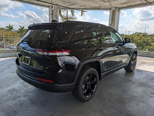 2025 Jeep Grand Cherokee Altitude