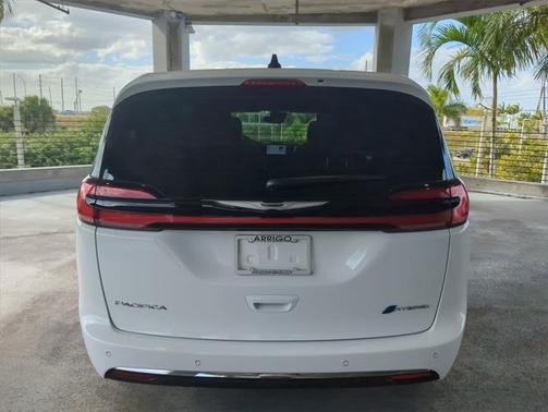 2025 Chrysler Pacifica Hybrid Select