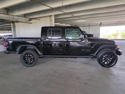 2025 Jeep Gladiator Nighthawk
