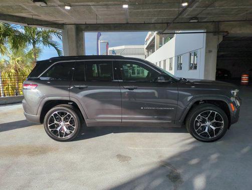 2025 Jeep Grand Cherokee Summit