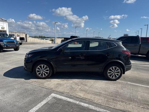 2021 Nissan Rogue Sport SV