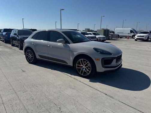 2022 Porsche Macan S