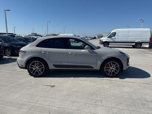 2022 Porsche Macan S