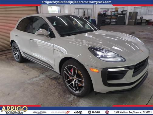 2022 Porsche Macan S