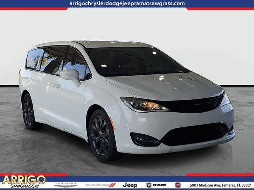 Bright White Clearcoat 2019 Chrysler Pacifica Touring Plus