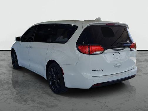 Bright White Clearcoat 2019 Chrysler Pacifica Touring Plus