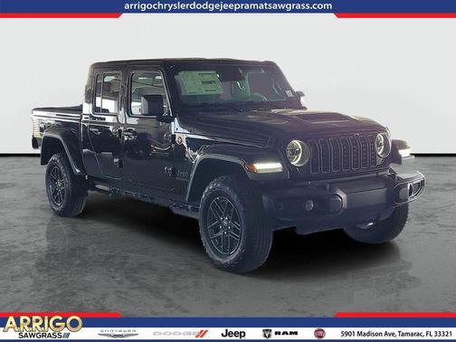 Black Clearcoat 2026 Jeep Gladiator Sport S