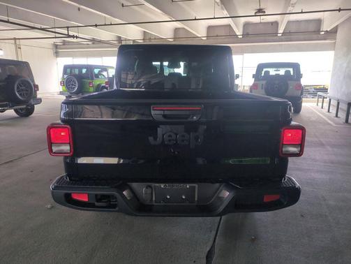 Black Clearcoat 2026 Jeep Gladiator Sport S