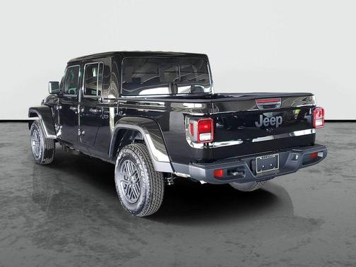 Black Clearcoat 2026 Jeep Gladiator Sport S