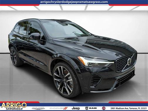 2024 Volvo XC60 Recharge Plug-In Hybrid T8 Ultimate Dark Theme