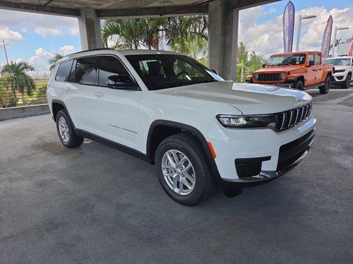 2025 Jeep Grand Cherokee L Laredo