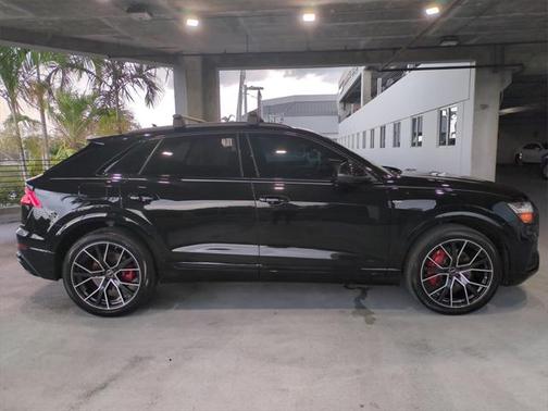 2023 Audi Q8 55 Premium Plus