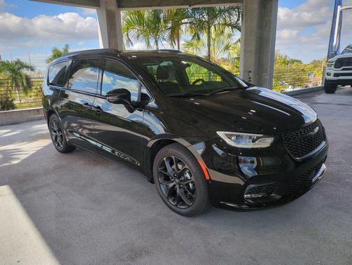 2026 Chrysler Pacifica L