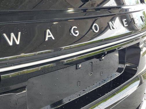 Diamond Black Crystal Pearlcoat 2024 Jeep Wagoneer L Series II