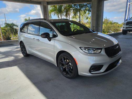 2026 Chrysler Pacifica L