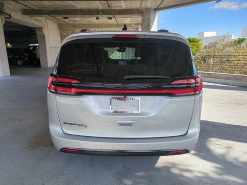 2026 Chrysler Pacifica L