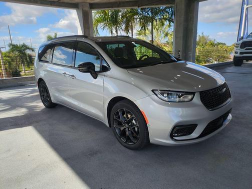 2026 Chrysler Pacifica L