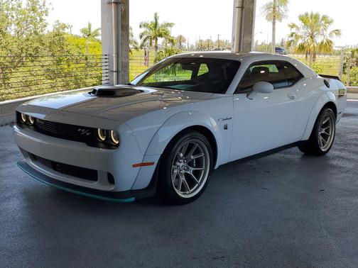 White Knuckle Clearcoat 2023 Dodge Challenger R/T Scat Pack Widebody