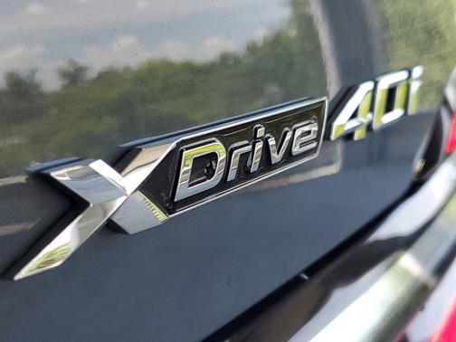 Copper Metallic 2026 BMW X7 xDrive40i