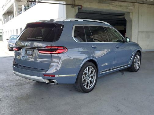 Copper Metallic 2026 BMW X7 xDrive40i