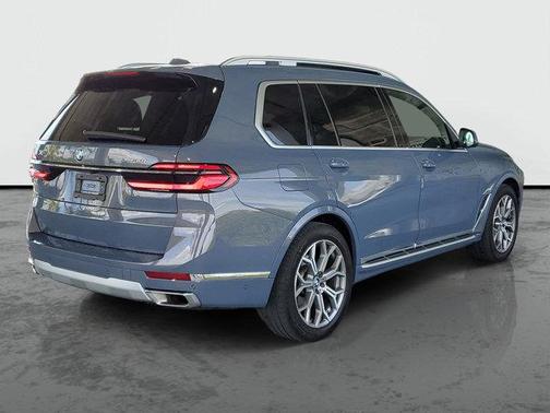 Copper Metallic 2026 BMW X7 xDrive40i