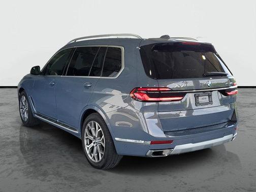 Copper Metallic 2026 BMW X7 xDrive40i