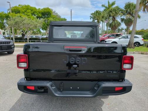 2020 Jeep Gladiator Sport