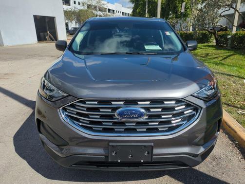 2022 Ford Edge SE