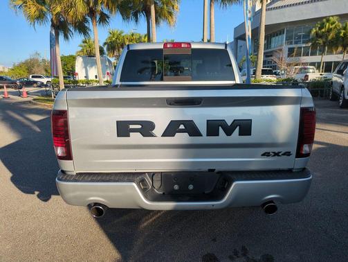 2017 RAM 1500 Night Crew Cab 4x4 5'7' Box