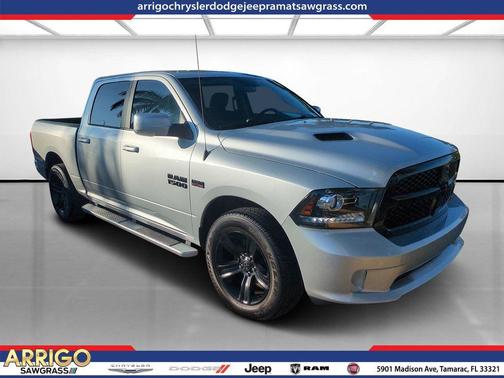 2017 RAM 1500 Night Crew Cab 4x4 5'7' Box