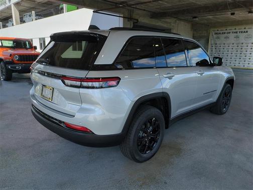 2025 Jeep Grand Cherokee Altitude