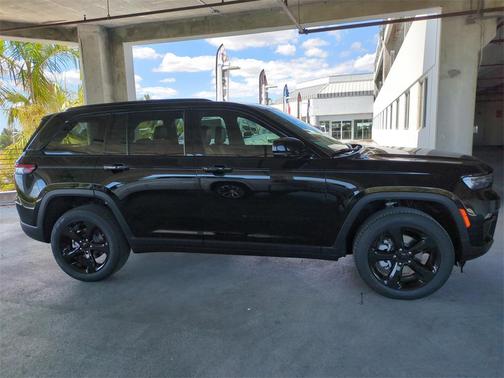 2025 Jeep Grand Cherokee Limited X