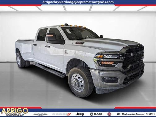 2025 RAM 3500 Tradesman Crew Cab 4x4 8' Box