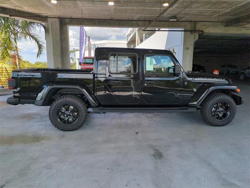 2025 Jeep Gladiator High Tide