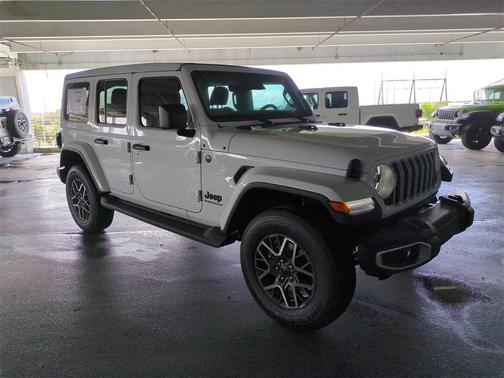 2025 Jeep Wrangler 4-Door Sahara 4x4