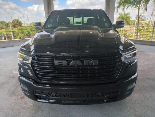 Diamond Black Crystal Pearlcoat 2026 RAM 1500 Laramie