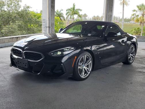Black Sapphire Metallic 2025 BMW Z4 sDrive30i
