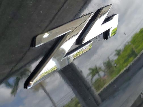 Black Sapphire Metallic 2025 BMW Z4 sDrive30i