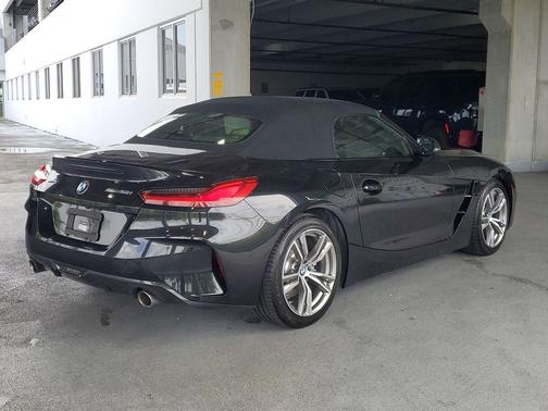 Black Sapphire Metallic 2025 BMW Z4 sDrive30i